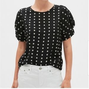 Banana Republic Print Twist Sleeve top in black XL